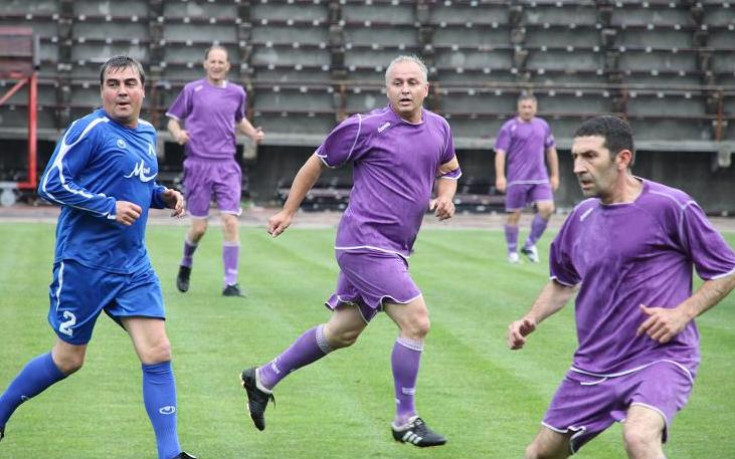 Зоран Миркович води сръбските ветерани в Търново за мач с Етър