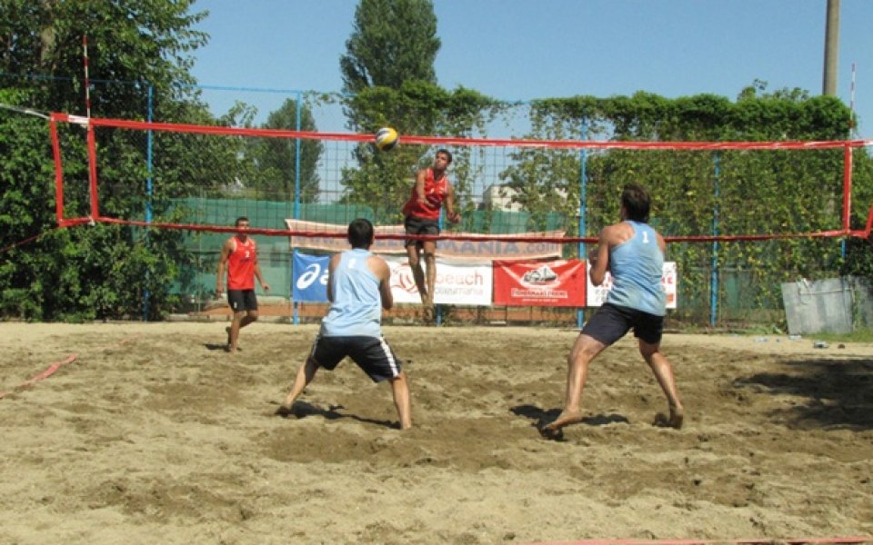 Младежи поднесоха изненадата на Beach Volley Mania 2011 в Пловдив