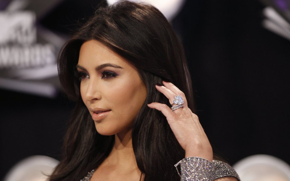 СНИМКИ: Страхотният сватбен пръстен на Ким Кардашиан