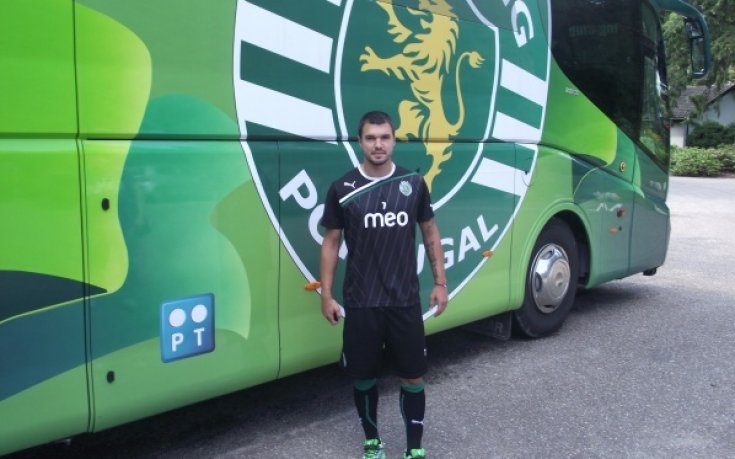 СНИМКА: Валери Божинов сплотява колектива в Спортинг на маса