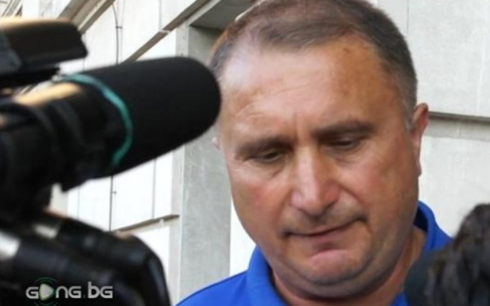 Костадинов отпадна за мача с Черноморец, в Светкавица обмислят глобата за Николай Петров