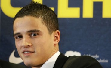 Барса загуби Афелай за шест месеца