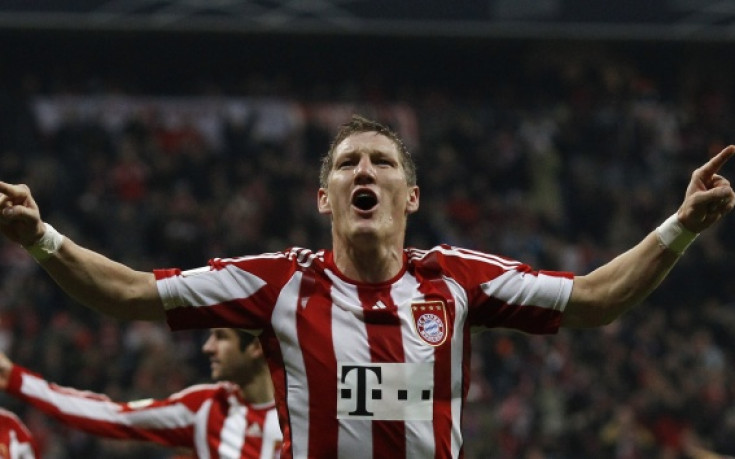 ВИДЕО: Швайни засенчи баскетболист пред коша