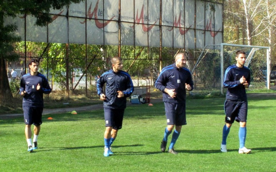 СНИМКИ: Тежка тренировка за Левски, Райков, Калво, Огнянов и Акалски по-леко от останалите
