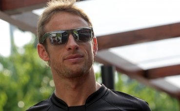 Бътън подписа дългосрочен договор с Макларън