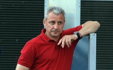 Оберхаузен избира за треньор между Павел Дочев и Марио Баслер