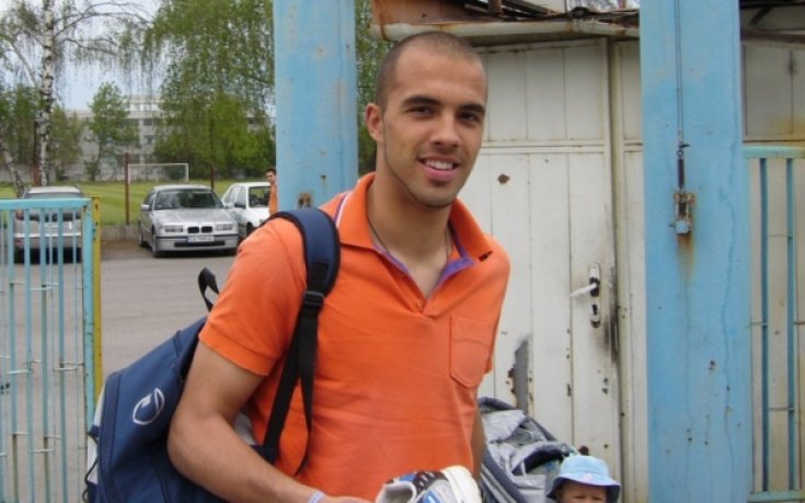 ВИДЕО: Тотнъм гледа към Николай Михайлов