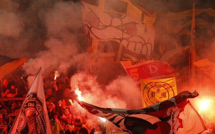 СНИМКИ и ВИДЕО: Ранени и 15 арестувани след жълто-черното дерби в Германия