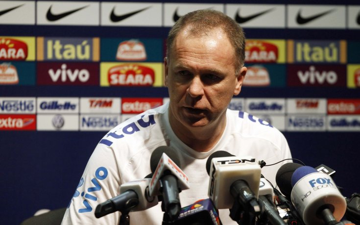 След 16-месечна пауза Кака се завръща в националния на Бразилия