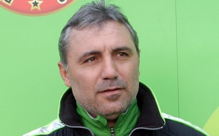 Христо Стоичков става 