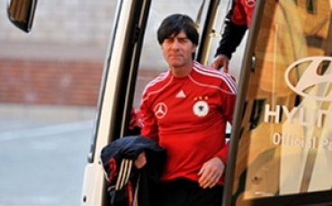 Льов: Връщам старата система за мача с Холандия