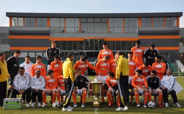 Литекс се снима за късмет (и календар) преди дербито