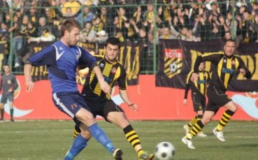 Ботев загрява за Черноморец в контрола с аматьори