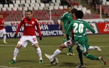 Янис Зику на медицински прегледи в Корея