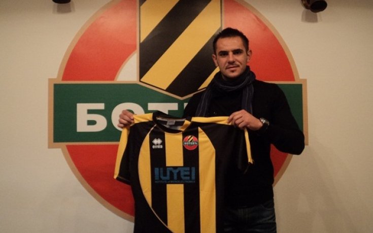 Ботев подписа с Венци Бонев, чака Мариян Огнянов