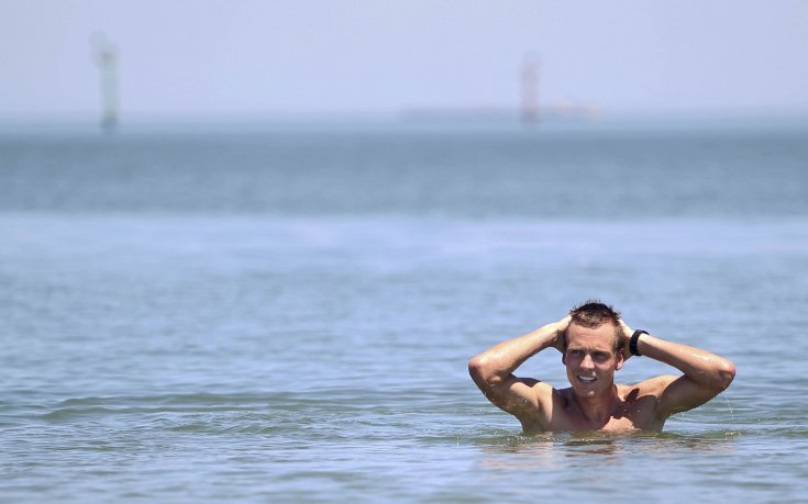 СНИМКИ: Сърдиткото Бердих се усмихна... на плажа