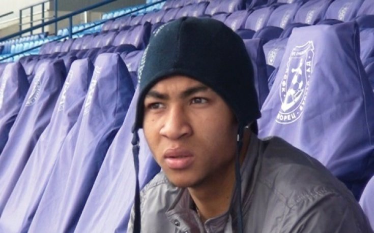 Договорът на Анисе с Черноморец е незаконен, картотеката му от БФС също?