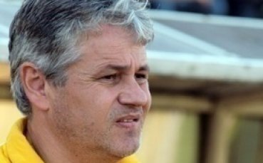 Стойчо Стоев: Бибишков още няма договор, уговорили сме се с Фарид и Сабри