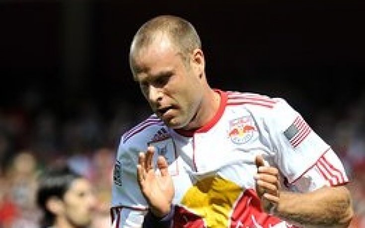 Искат от бивш халф на ЦСКА да детронира Бекъм и Роби Кийн