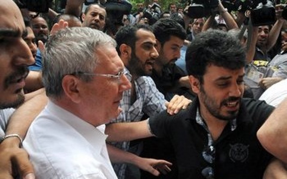 Президентът на Фенербахче заплашен от 147 години затвор