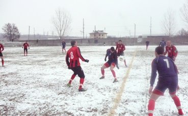 СНИМКИ: Локо Сф победи Малеш с два гола на Младен Стоев