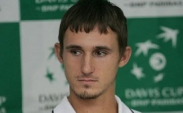 Кутровски няма да играе с Монфис, французинът се контузи