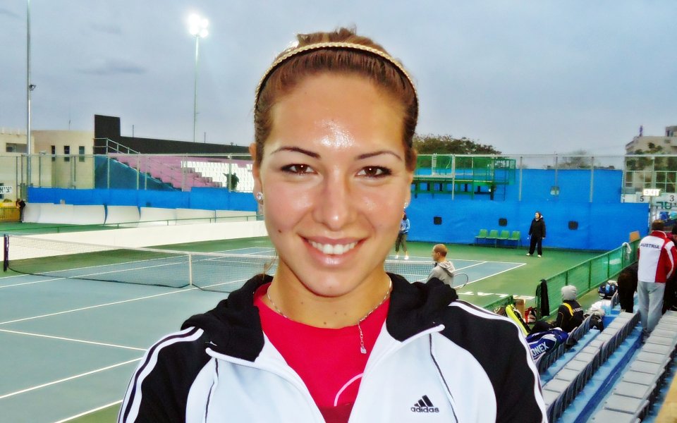 Елица Костова стигна полуфинал на двойка на WTA турнира в Квебек