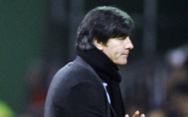 Карат Бундестима за Евро 2012 да почете жертвите на Холокоста