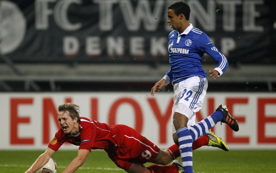 УЕФА отхвърли жалбата на Шалке 04 за червения картон на Жоел Матип 