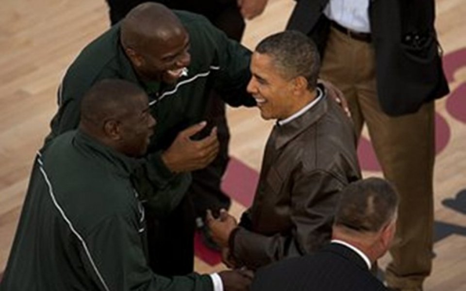 Обама се оттегля...като треньор по баскетбол