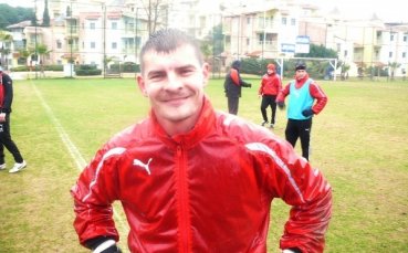Вратарят и голмайсторът на Локо Сф оплитат риба в мрежа