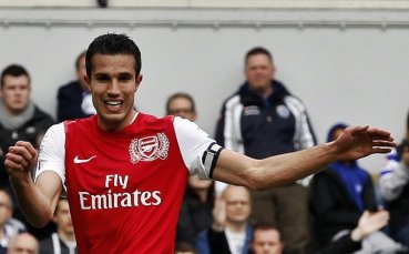 ПСЖ приготви 100 млн. паунда за летни трансфери, 30 са за Ван Перси