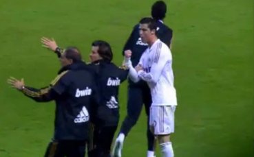 ВИДЕО: Роналдо избухна на Сан Мамес, размахва неприлични жестове