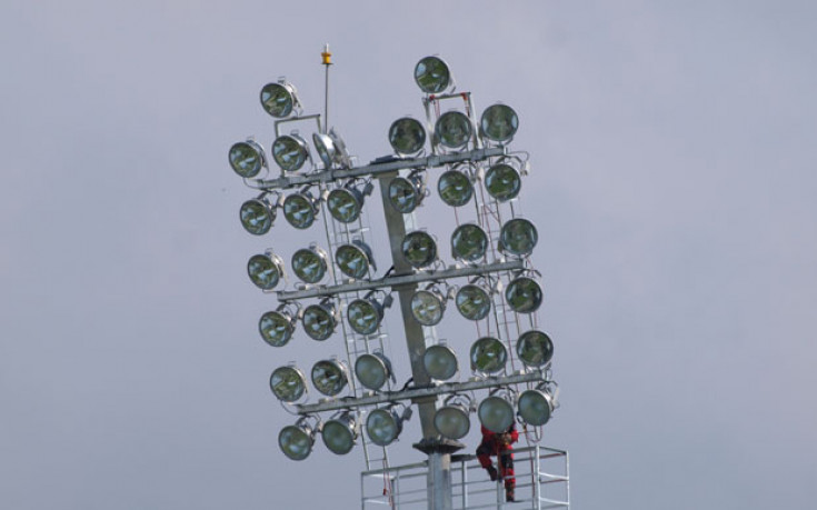 СНИМКИ: 178 лампи ще осветяват Лудогорец Арена