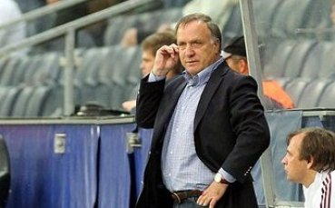 Дик Адвокаат: Поемам ПСВ, за да направя отбора шампион