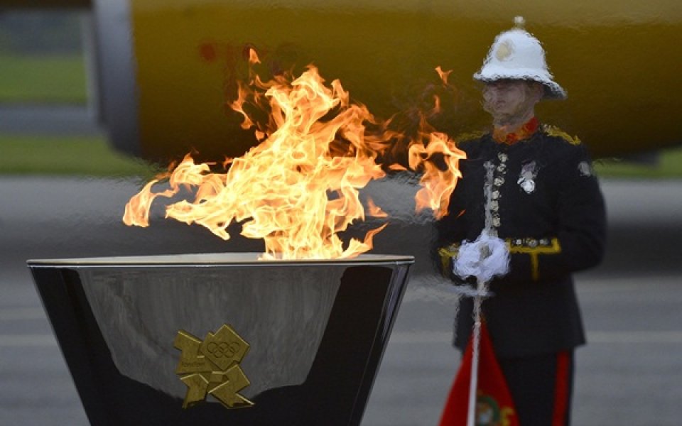 Олимпийският огън пристигна във Великобритания