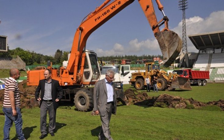 СНИМКИ: Европейски терен за стадион "Берое" в Стара Загора