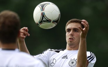 Ван Бастен: Германия има много проблеми в защита