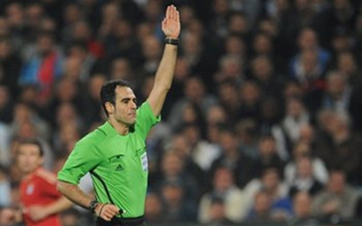 Испанец ще свири мача на откриването на Евро 2012