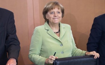 Ангела Меркел ще посети лагера на Германия преди Евро 2012