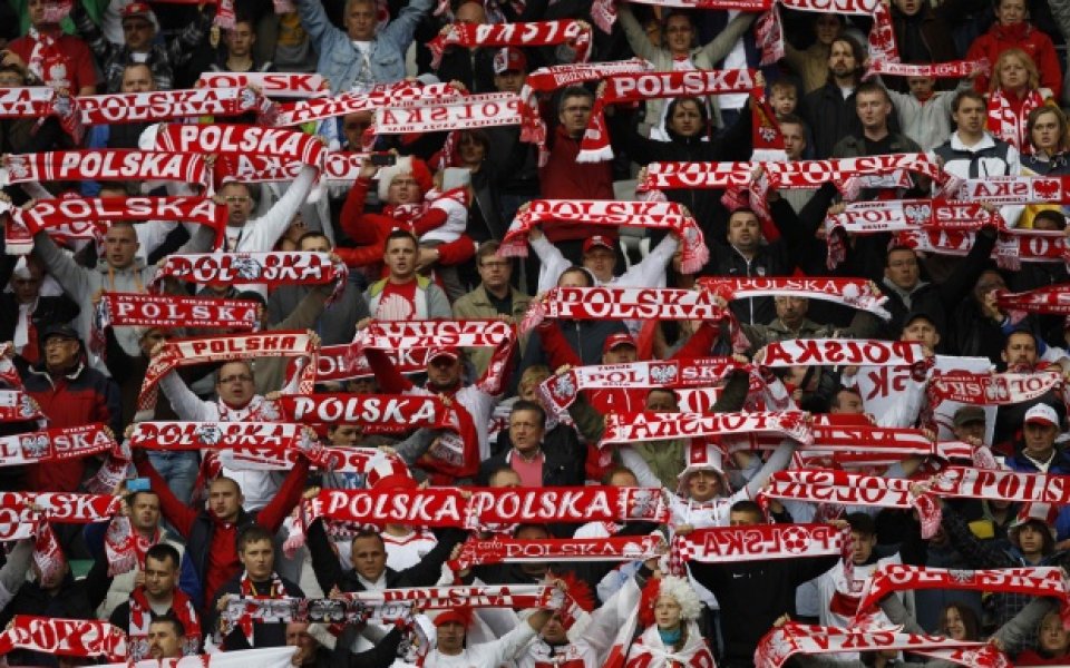 В Полша почетоха легендарен футболист два дни преди началото на Евро 2012