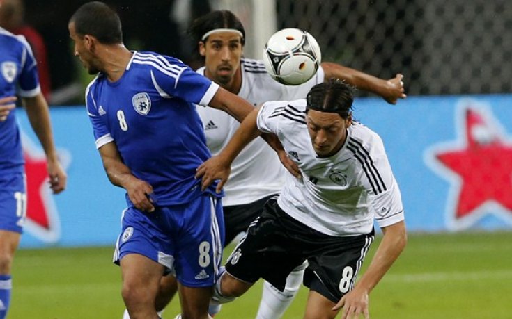 Йозил: Роналдо е изключителен играч и симпатичен тип