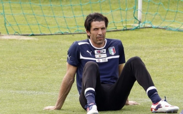 Буфон с емоционален призив към тифозите