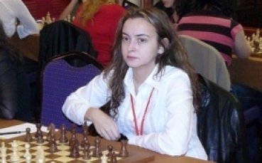 Стефанова завърши реми в седмия кръг