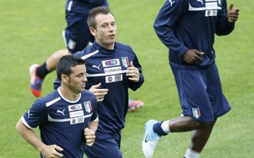 Прандели промени тотално състава на Италия, Ди Натале сменя Балотели