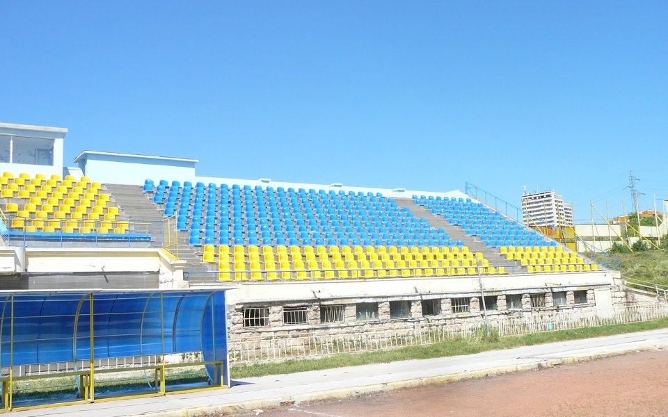 ФК Шумен подготвя стадиона за професионалния футбол