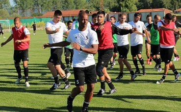 СНИМКИ:  Господинов и Бенжалюн тренират с Локо Пд в Банско