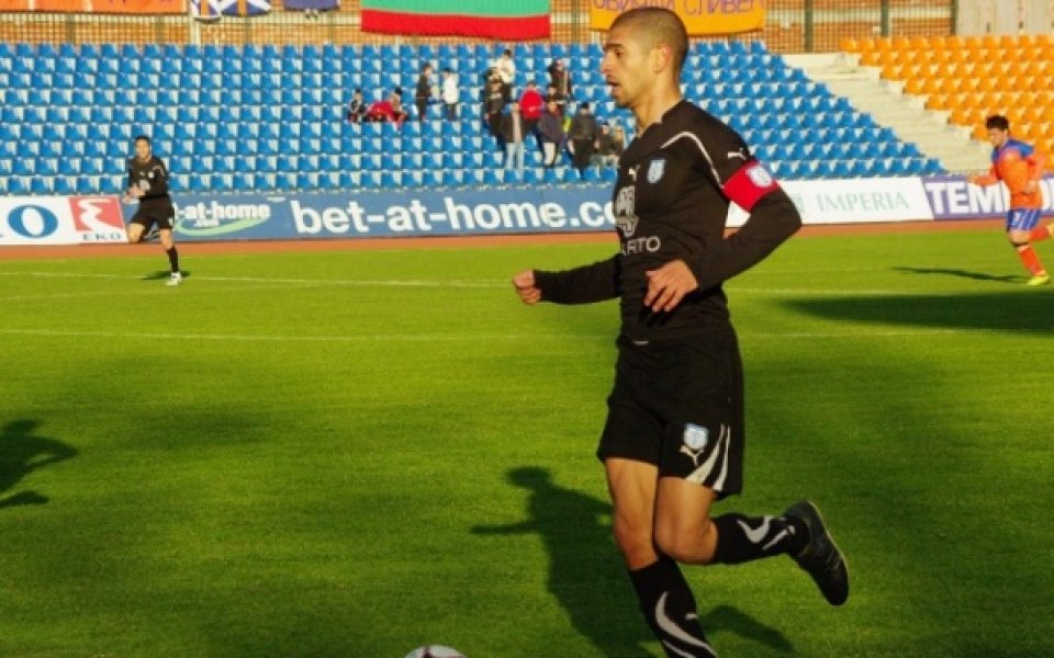Бившият играч на Черноморец Енис Хайри ще играе в Кайзерслаутерн