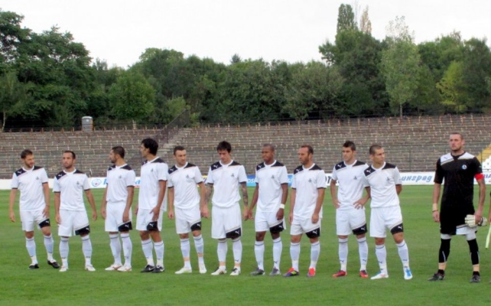 ВИДЕО: Legea облече и Славия, футболист на Берое почва с „белите“