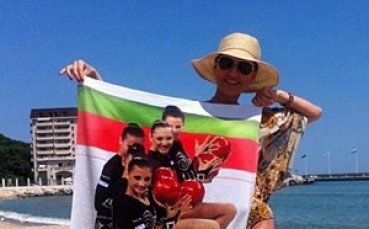 СНИМКА: Илиана Раева показа уникат на плажа
